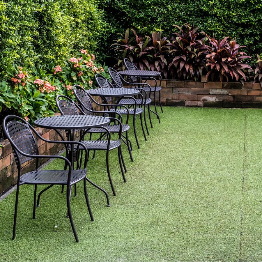 The Airport Courtyard Suvarnabhumi Airport Bangkok Zewnętrze zdjęcie Artificial grass